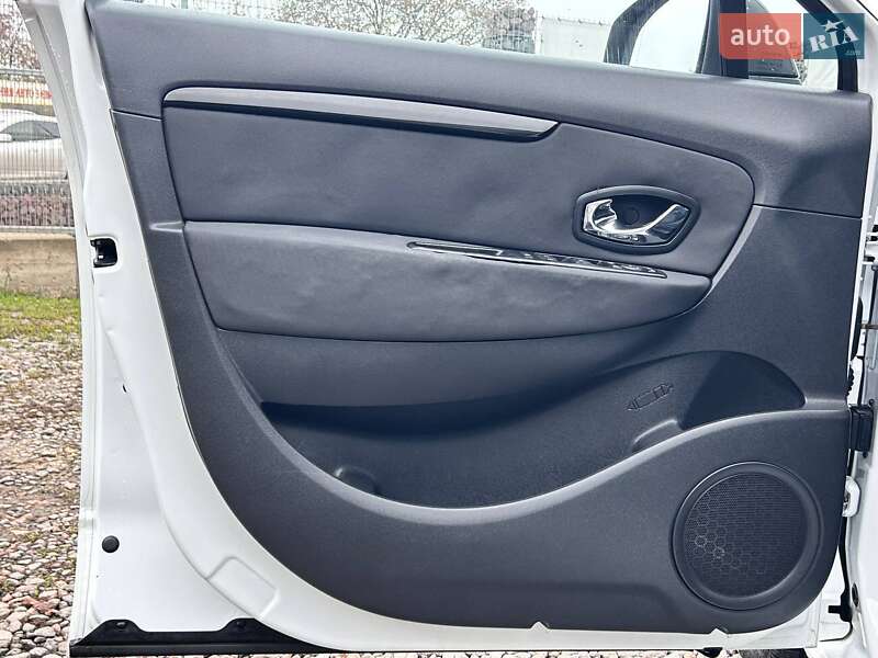 Мінівен Renault Scenic 2012 в Одесі фото 12 Мінівен Renault Scenic 2012 в Одесі