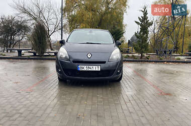 Мінівен Renault Scenic 2011 в Рівному