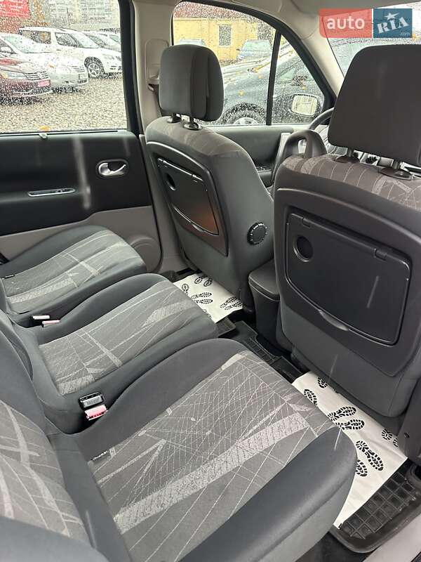 Мінівен Renault Scenic 2004 в Смілі