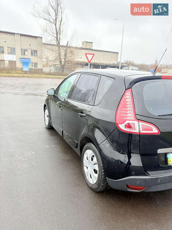 Мінівен Renault Scenic 2011 в Шостці