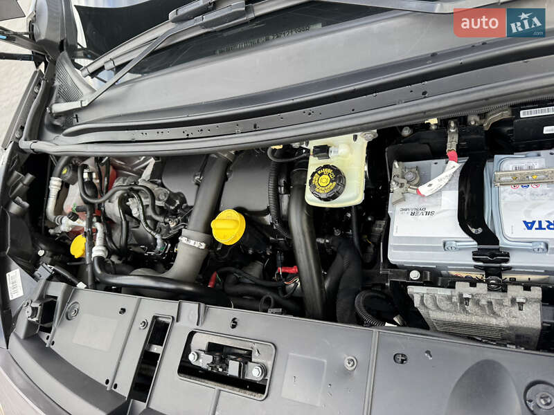 Мінівен Renault Scenic 2013 в Луцьку