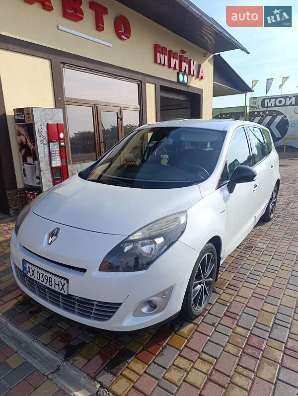 Мінівен Renault Scenic 2011 в Новій Водолагі