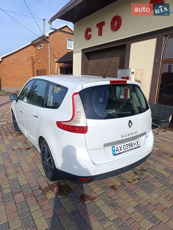 Мінівен Renault Scenic 2011 в Новій Водолагі