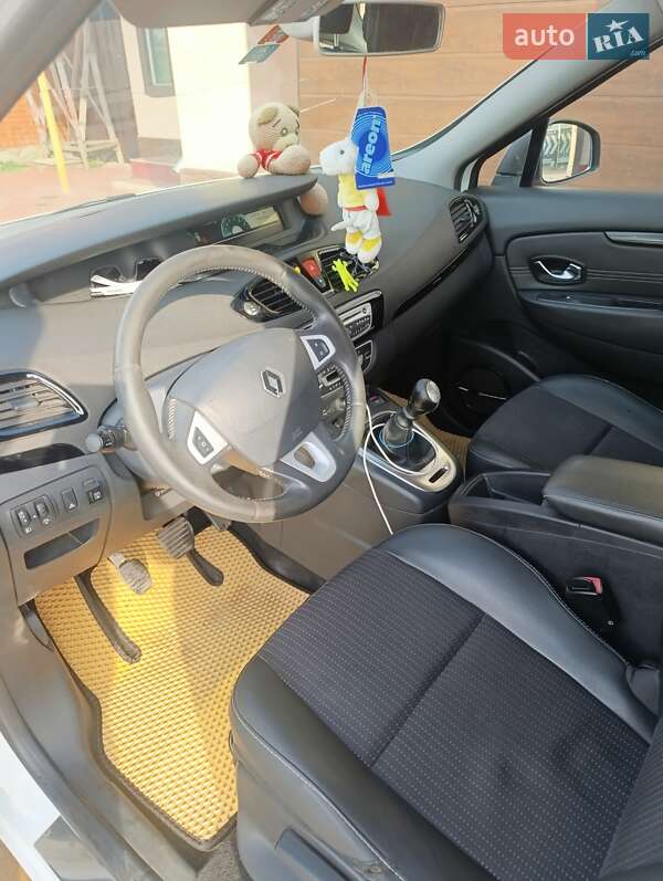 Мінівен Renault Scenic 2011 в Новій Водолагі