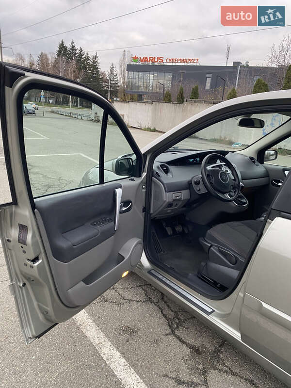 Минивэн Renault Scenic 2006 в Белогородке