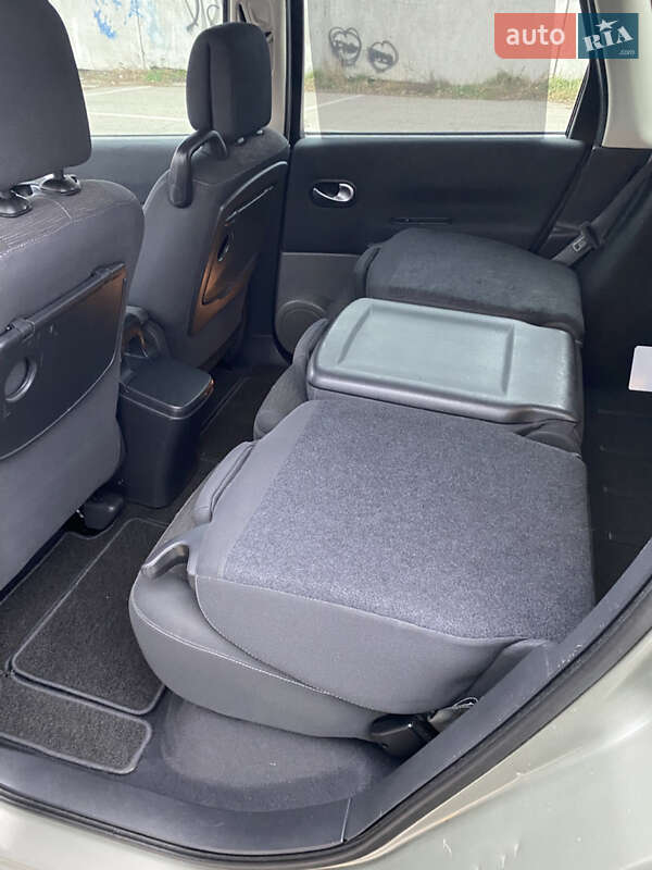 Минивэн Renault Scenic 2006 в Белогородке