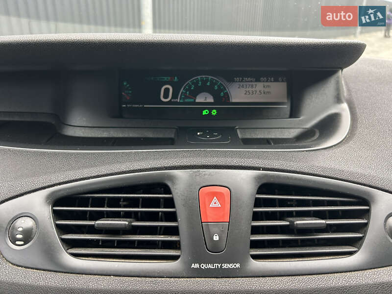 Мінівен Renault Scenic 2012 в Полтаві