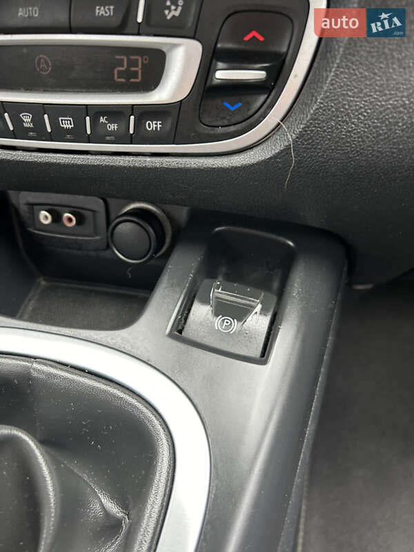 Мінівен Renault Scenic 2012 в Полтаві