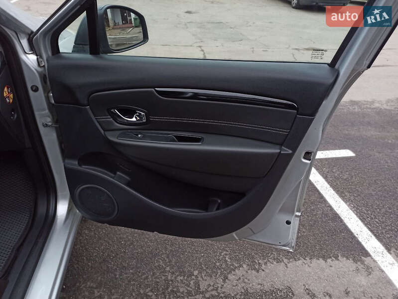 Минивэн Renault Scenic 2015 в Киеве фото 27 Минивэн Renault Scenic 2015 в Киеве