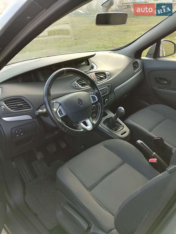 Минивэн Renault Scenic 2011 в Софиевской Борщаговке фото 18 Минивэн Renault Scenic 2011 в Софиевской Борщаговке