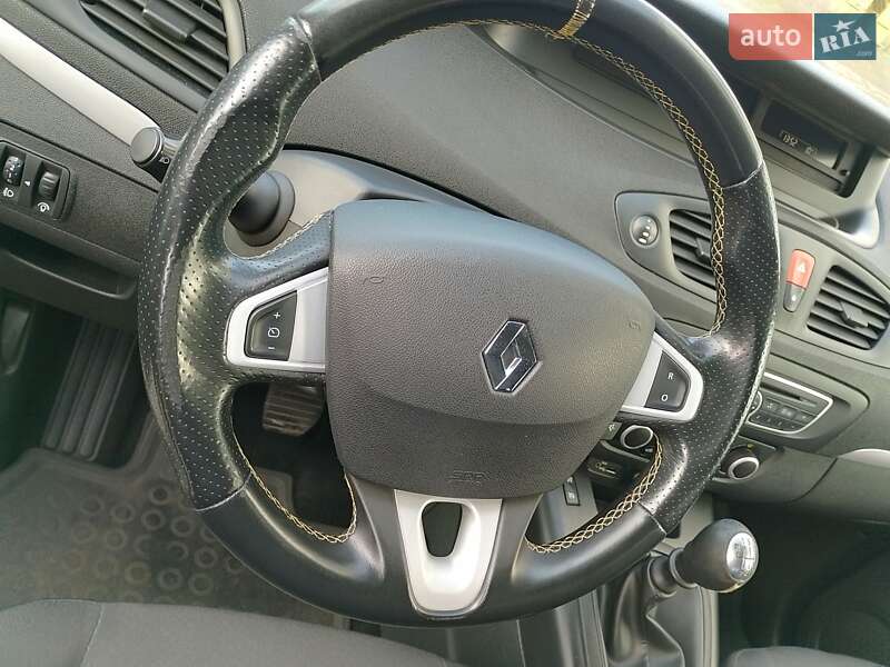 Минивэн Renault Scenic 2011 в Софиевской Борщаговке фото 24 Минивэн Renault Scenic 2011 в Софиевской Борщаговке