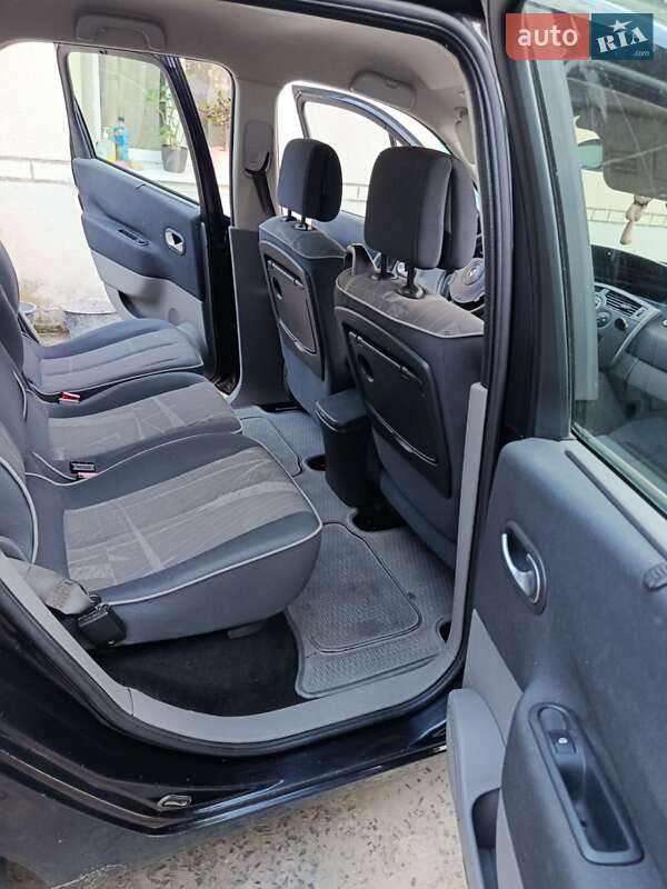 Минивэн Renault Scenic 2003 в Демидовке