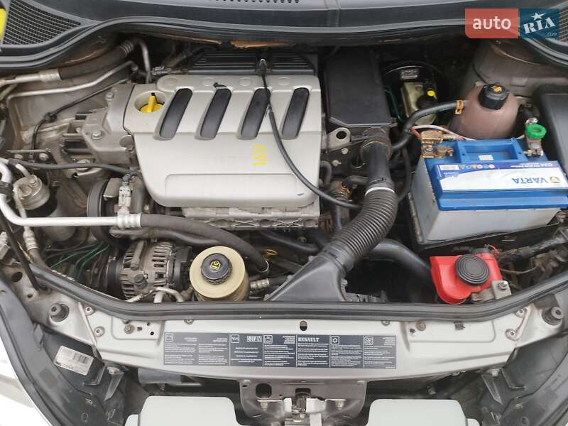 Минивэн Renault Scenic 2002 в Краматорске