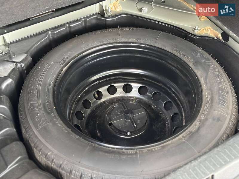 Мінівен Renault Scenic 2014 в Києві фото 47 Мінівен Renault Scenic 2014 в Києві