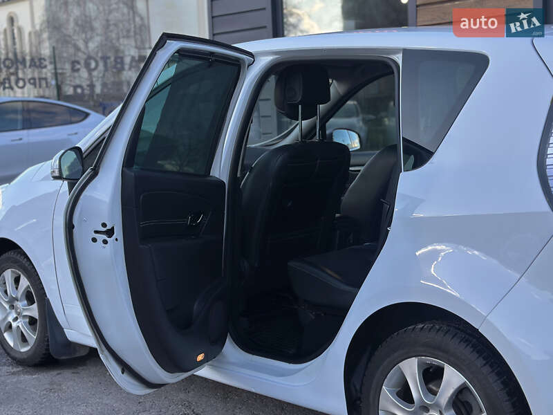 Мінівен Renault Scenic 2012 в Шептицькому