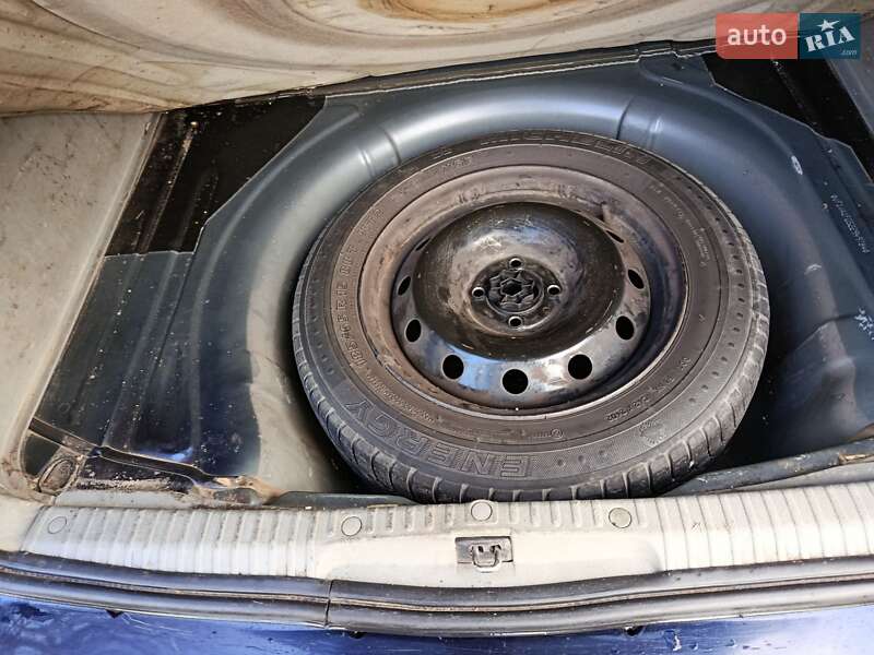 Мінівен Renault Scenic 2000 в Рівному