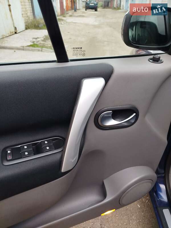 Минивэн Renault Scenic 2005 в Запорожье