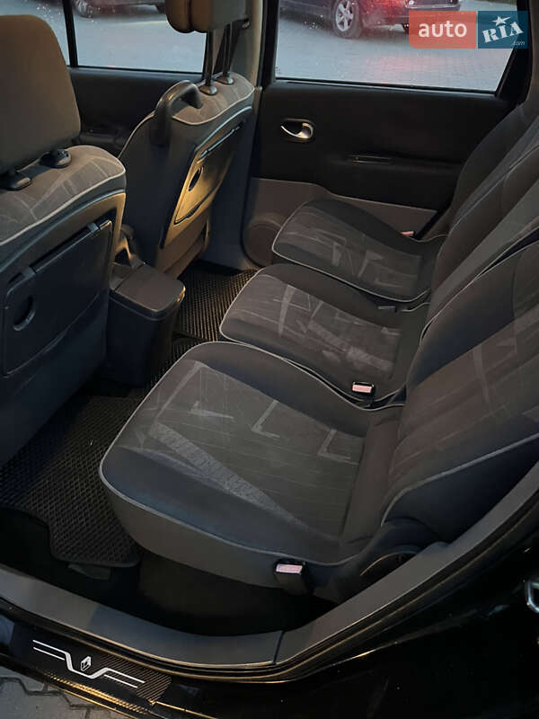 Мінівен Renault Scenic 2004 в Львові