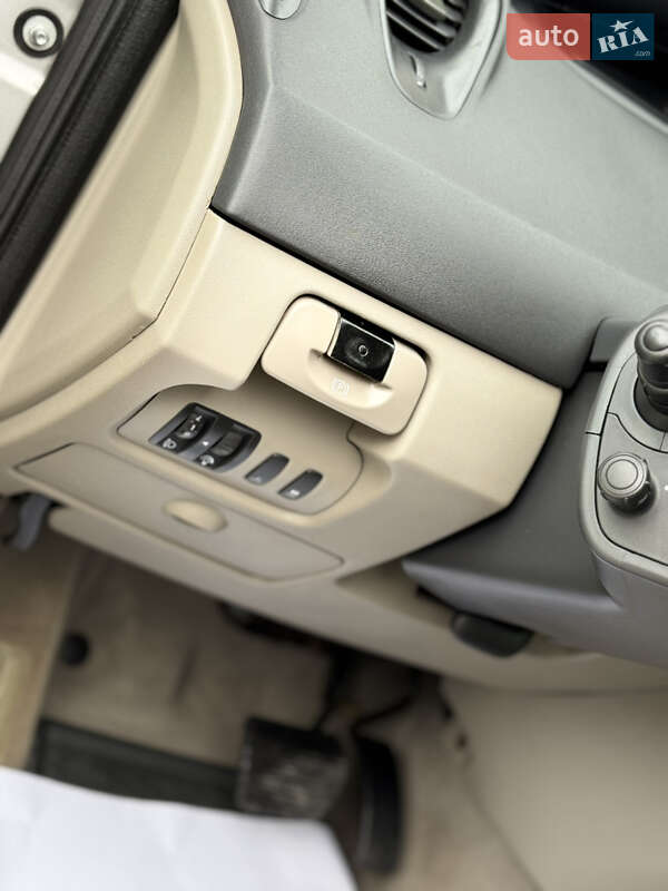 Минивэн Renault Scenic 2005 в Дрогобыче фото 42 Минивэн Renault Scenic 2005 в Дрогобыче