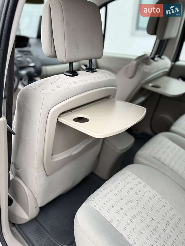 Минивэн Renault Scenic 2005 в Дрогобыче фото 62 Минивэн Renault Scenic 2005 в Дрогобыче