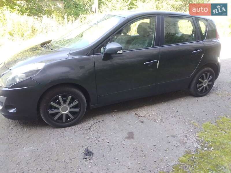 Мінівен Renault Scenic 2011 в Рава-Руській