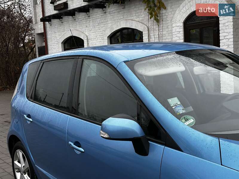 Мінівен Renault Scenic 2012 в Красилові