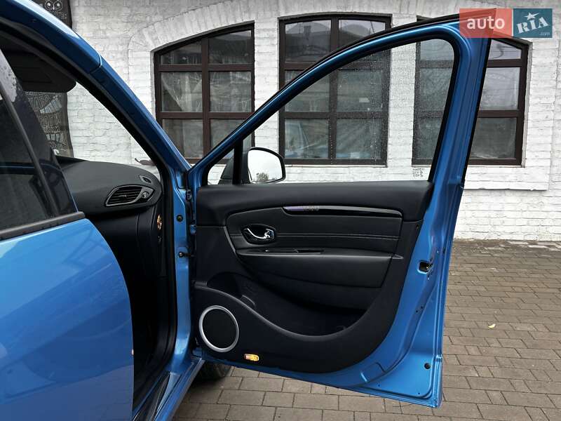 Мінівен Renault Scenic 2012 в Красилові