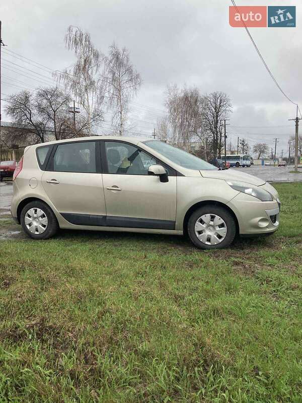 Мінівен Renault Scenic 2009 в Миргороді