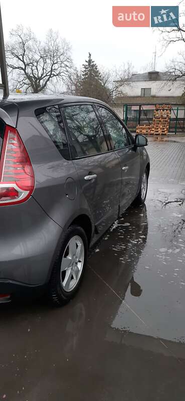 Мінівен Renault Scenic 2010 в Ківерцях
