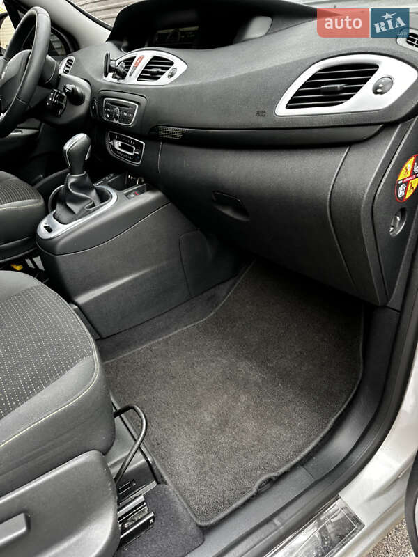 Минивэн Renault Scenic 2009 в Ровно