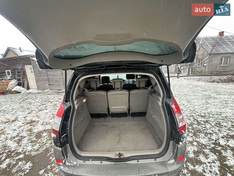 Минивэн Renault Scenic 2006 в Владимирце