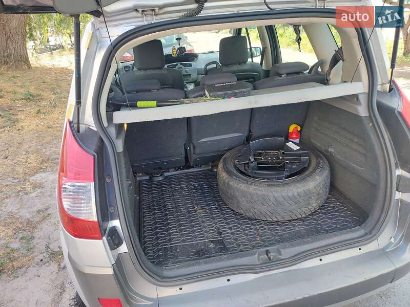 Минивэн Renault Scenic 2006 в Полтаве