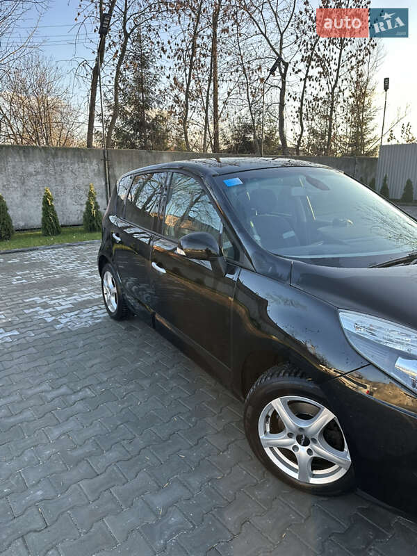 Мінівен Renault Scenic 2011 в Костопілі