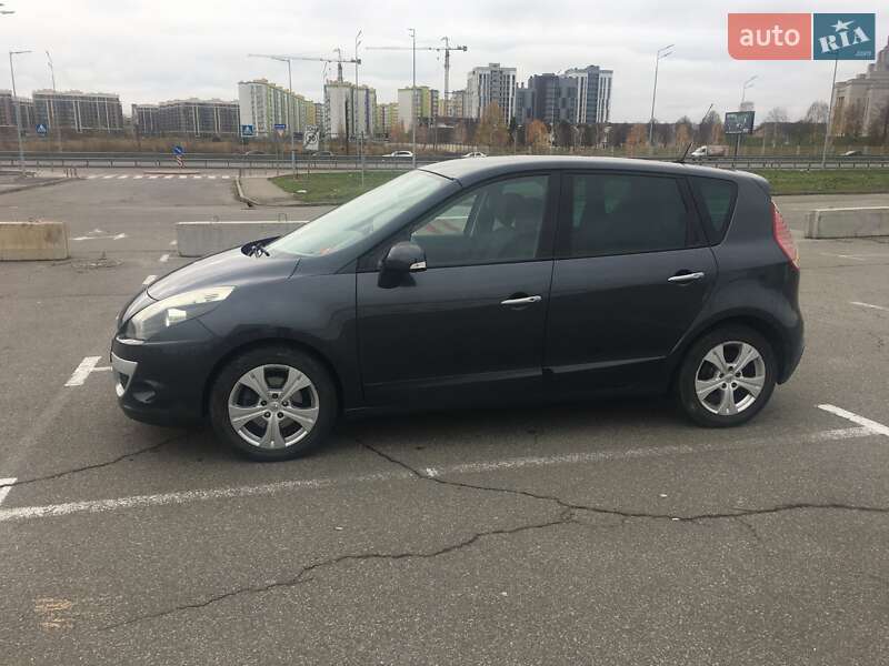 Мінівен Renault Scenic 2010 в Софіївській Борщагівці