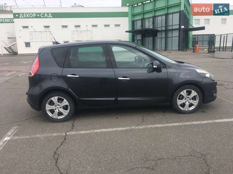 Мінівен Renault Scenic 2010 в Софіївській Борщагівці
