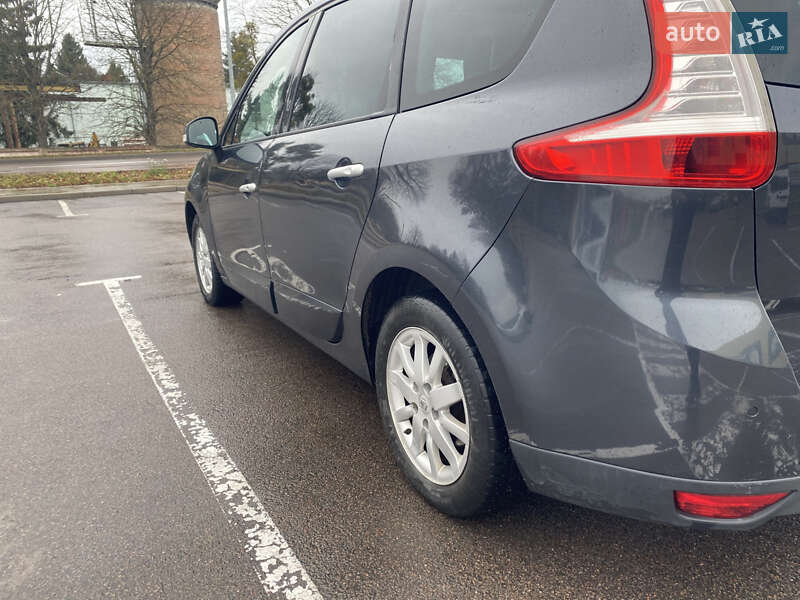 Мінівен Renault Scenic 2011 в Рівному