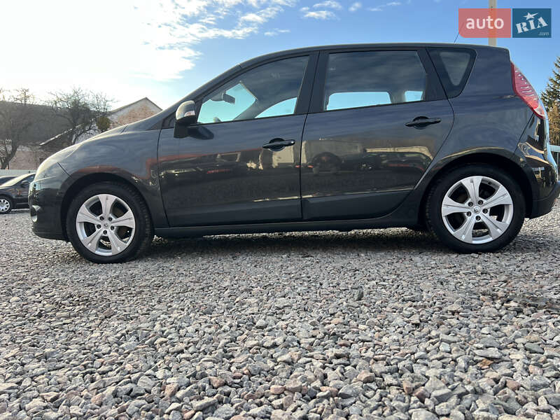 Мінівен Renault Scenic 2009 в Лубнах