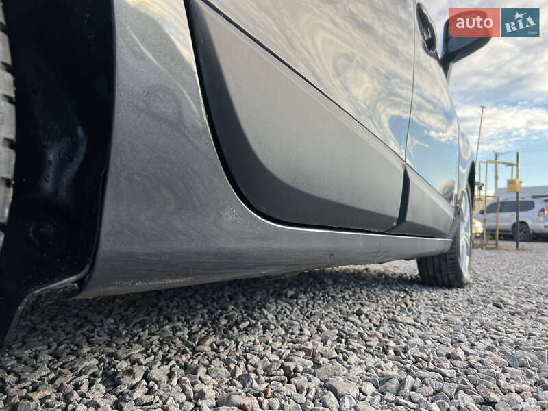 Мінівен Renault Scenic 2009 в Лубнах