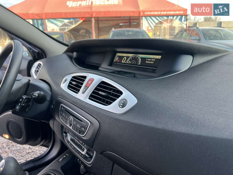 Мінівен Renault Scenic 2009 в Лубнах