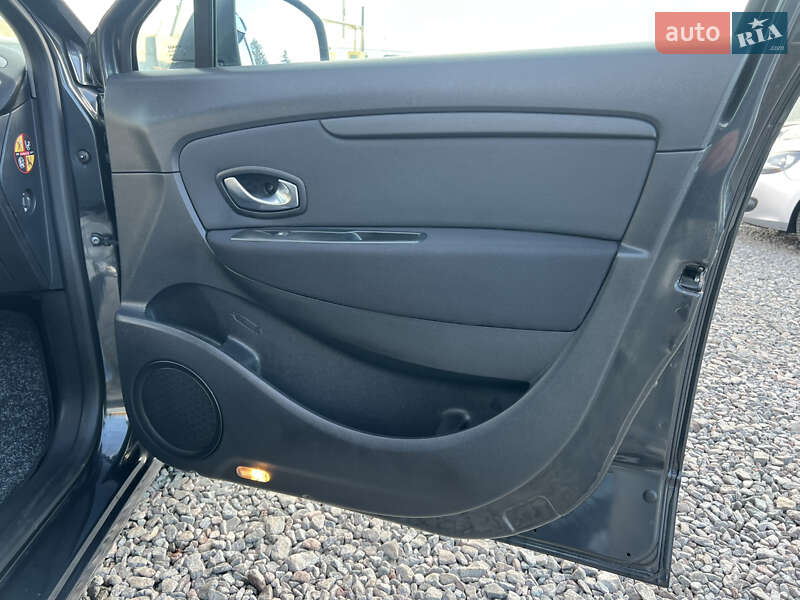 Мінівен Renault Scenic 2009 в Лубнах