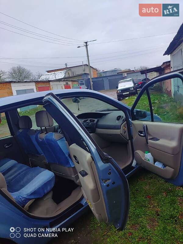 Минивэн Renault Scenic 2004 в Владимире