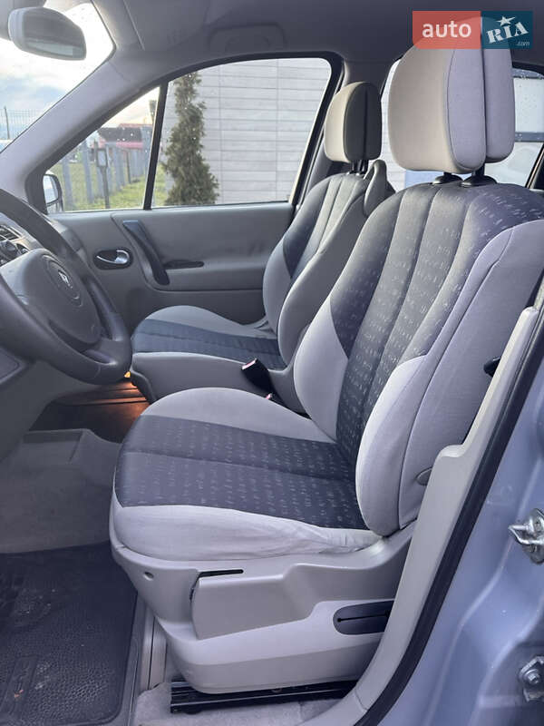 Минивэн Renault Scenic 2005 в Виноградове