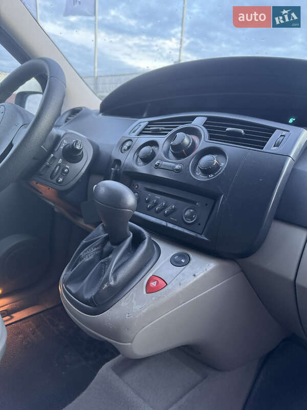 Минивэн Renault Scenic 2005 в Виноградове