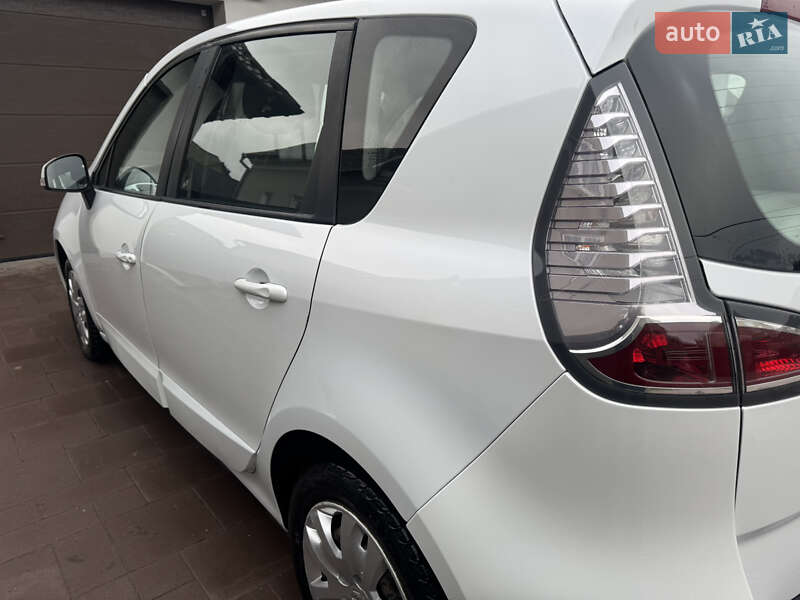 Мінівен Renault Scenic 2012 в Радивиліві