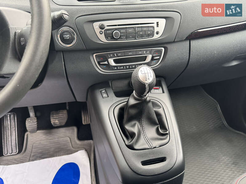 Мінівен Renault Scenic 2012 в Радивиліві