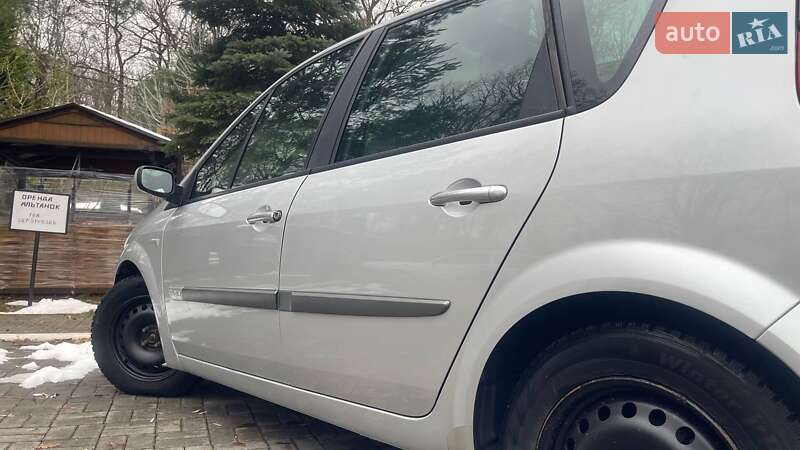 Минивэн Renault Scenic 2005 в Дрогобыче