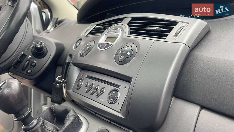 Минивэн Renault Scenic 2005 в Дрогобыче