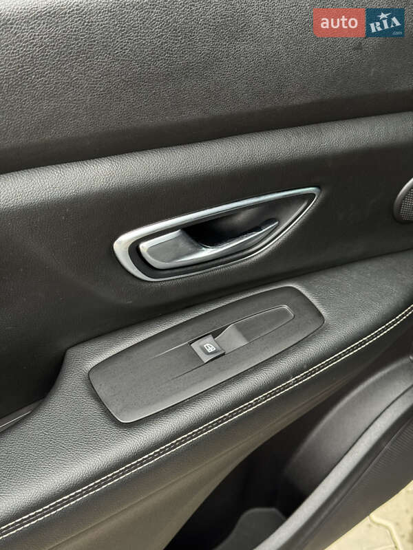 Минивэн Renault Scenic 2016 в Луцке