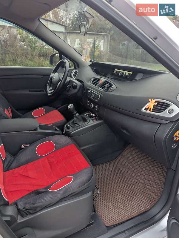 Мінівен Renault Scenic 2010 в Житомирі