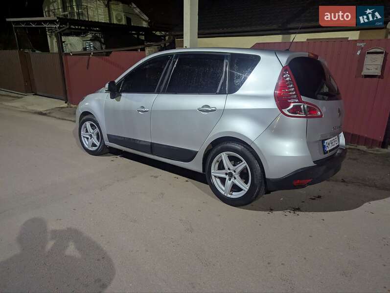 Мінівен Renault Scenic 2010 в Житомирі